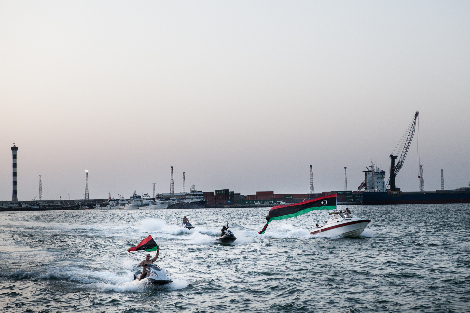 Tripoli, 7 juillet 2012, célébrations dans le port de Tripoli, pour les élections législatives.
Tripoli, July 7, 2012, celebrations in the port of Tripoli for parliamentary elections