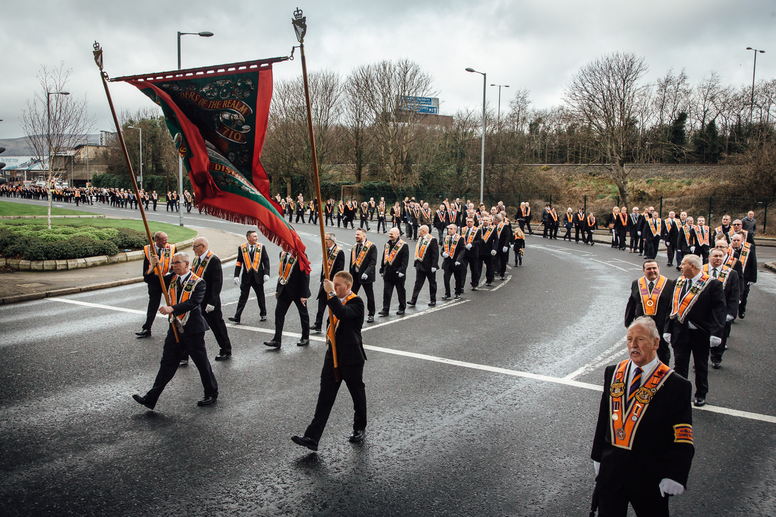 Belfast, le 25 février 2017. Parade orangiste dans le centre de Belfast. Ces parades sont régulièrement organisées par les loyalistes protestants.