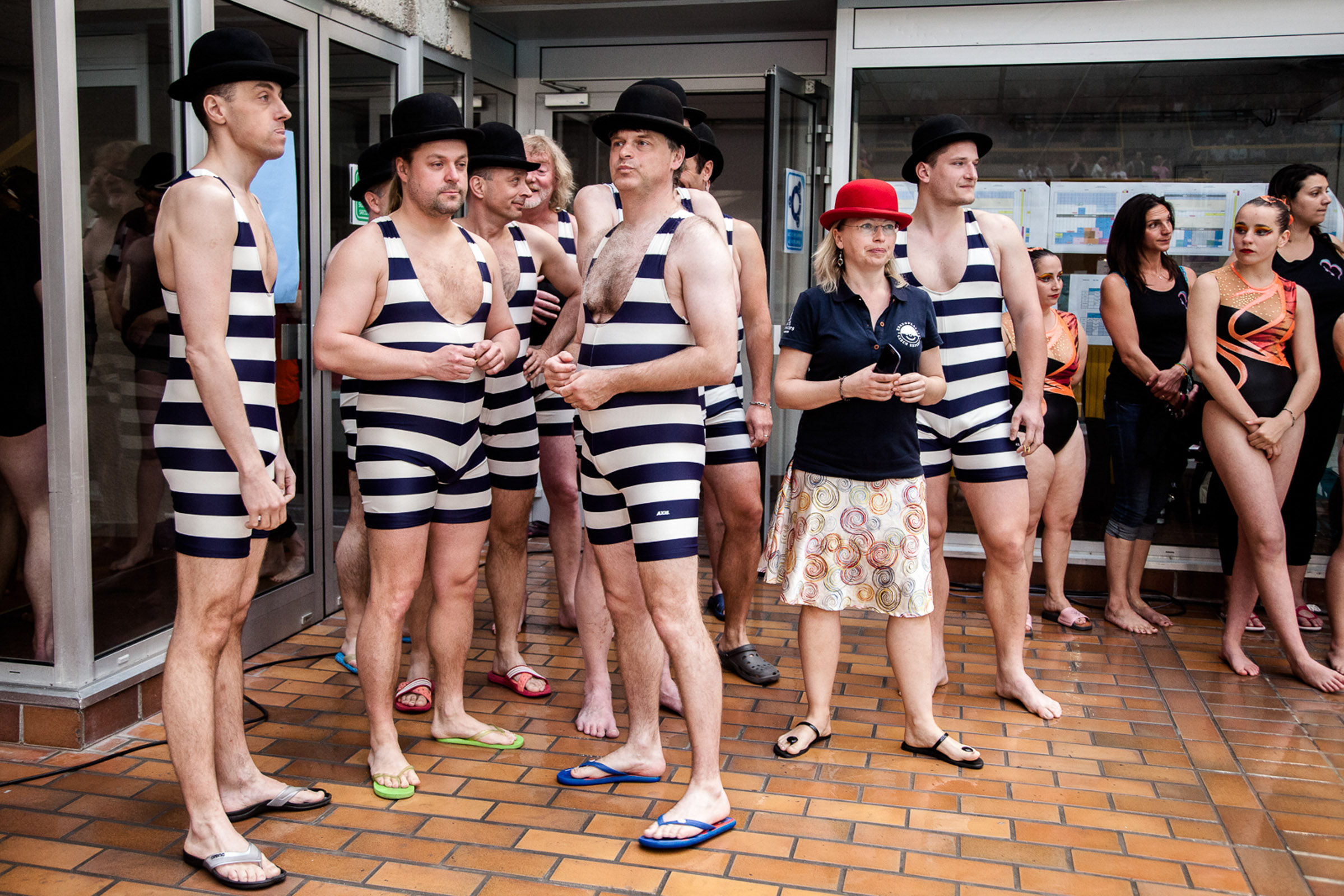 Paris, 18 Mai 2013. Une équipe des pays de l'Est, participant à la compétition de natation synchronisée du tournoi de Paris.

Paris, May 18, 2013. A team from Eastern countries, participating in the synchronized swimming tournament in Paris.