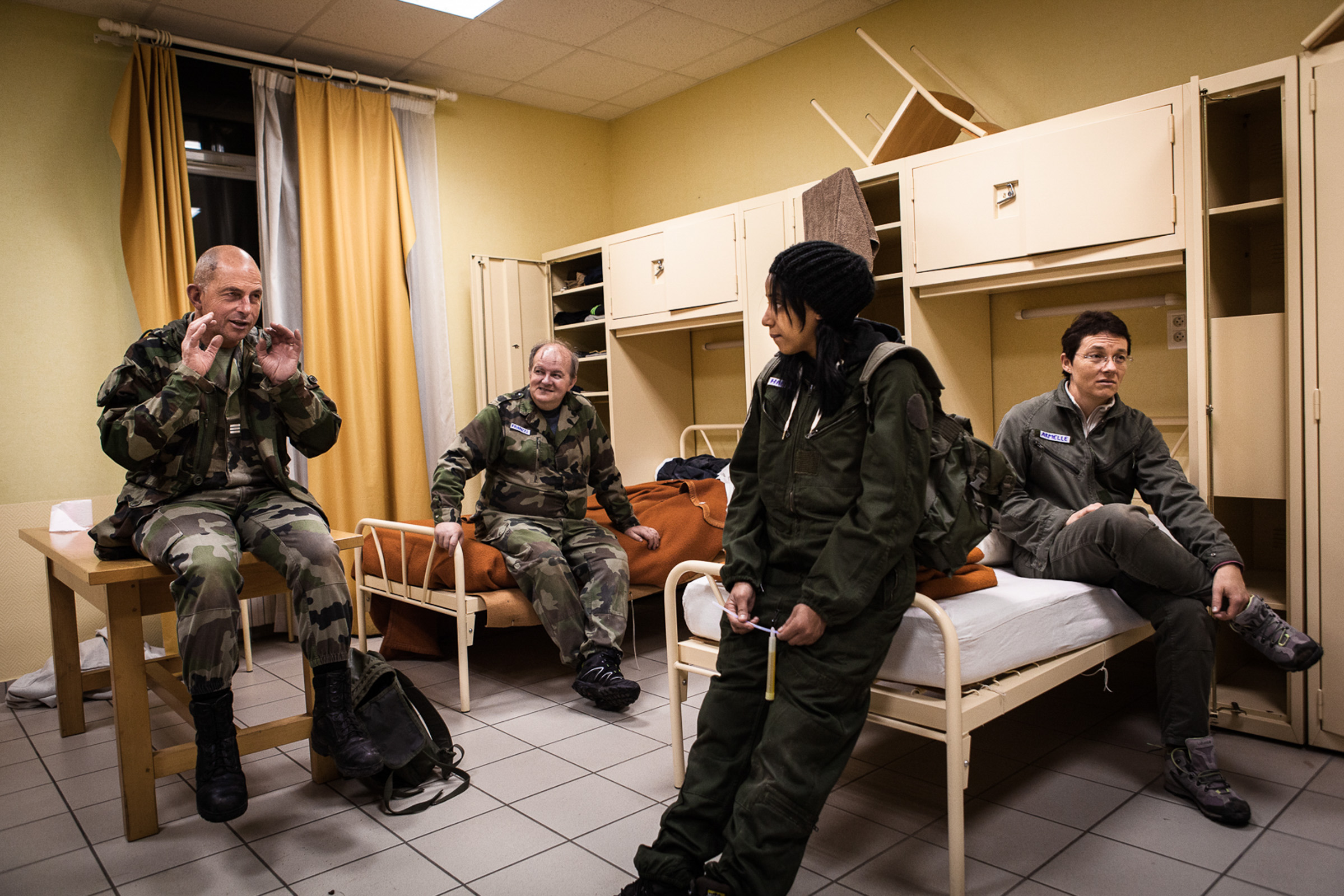 Coëtquidan, le 17 Octobre 2013. debriefing après l'exercice nocturne.

Coëtquidan, 17 October 2013. debriefing after night exercise.