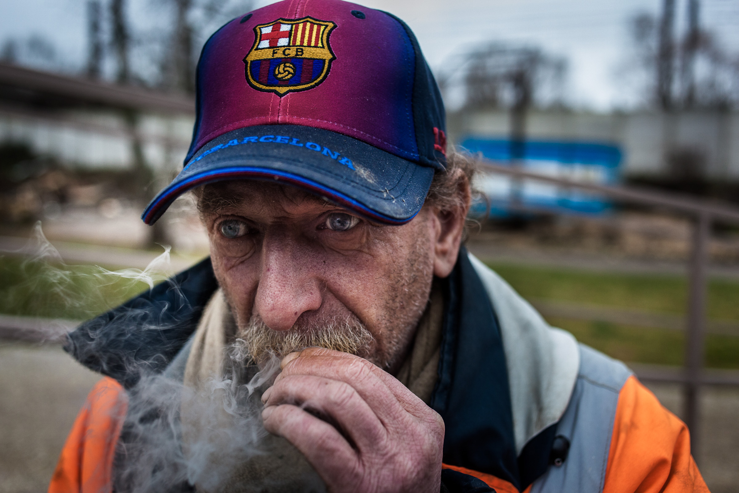 Villebeon, le 10 Janvier 2014.  Serge passe la moitié de l'année en camping, ou il retrouve sa petite amie. Pendant l'hiver, le camping est fermé. Un problème administratif l'a forcé à quitter son logement. Tout juste retraité, il touche moins de 800 euros par mois.

Villebeon, 10 January 2014 Serge spends half the year in a public camping, where he meets his girlfriend. During the winter, the site is closed. An administrative problem forced him to move out. Just retired, he receives less than 800 euros per month and cannot afford a proper house.