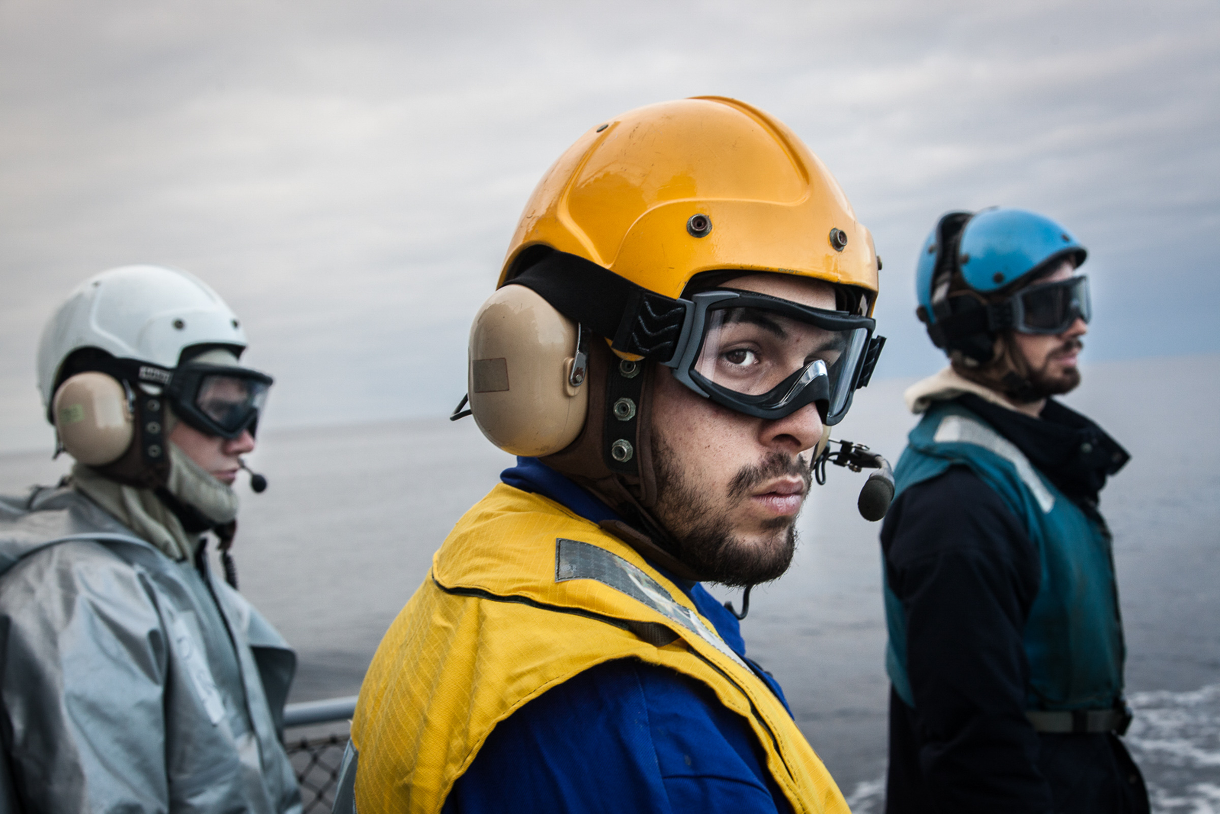 Mer méditerrannée, 02.12.2015. Arrivée d'un hélicoptère sur la frégate le "Jean Bart", lors d'exercices interarmées.