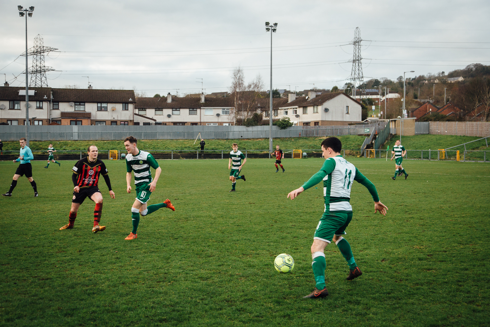 Belfast, le 25 février 2017. Match du Donegal Celtic club, emblématique club issu de quartiers catholiques. Il est aujourd'hiu entraîné par un protestant.